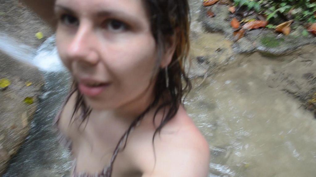 sexy foto nr. 5 von Vicky im Dschungel
