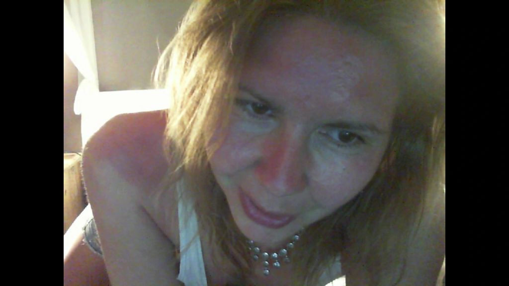 sexy foto nr. 3 von Vicky im Hotel Fsk 16