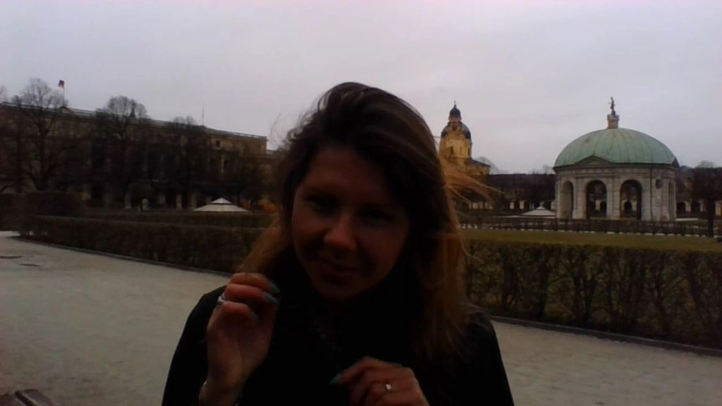sexy foto nr. 2 von Vickys Busenblitzer inmitten von München