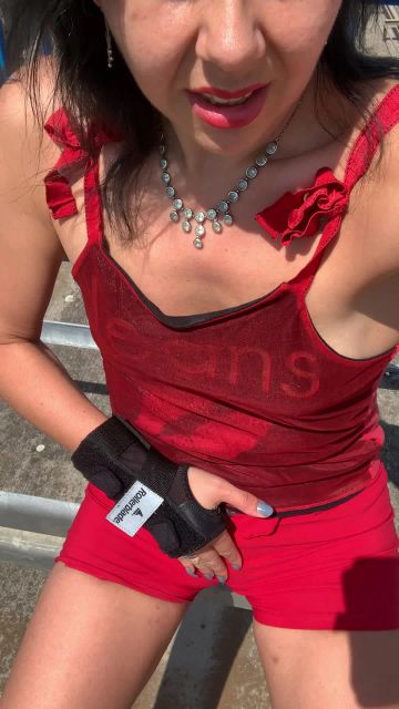 sexy foto nr. 7 von Vicky lustvoll beim Inlinern