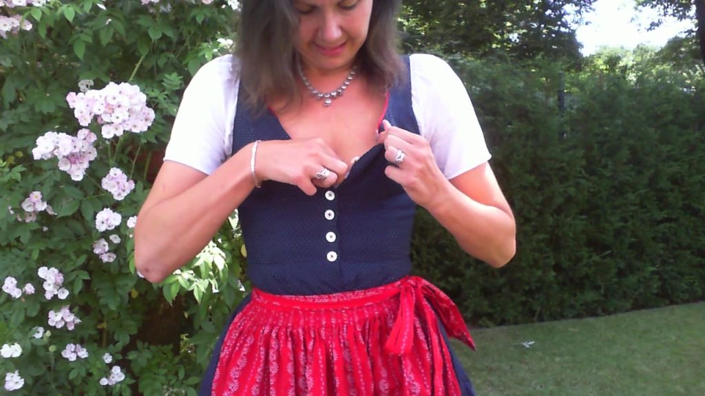 sexy foto nr. 5 von Vicky im Dirndl