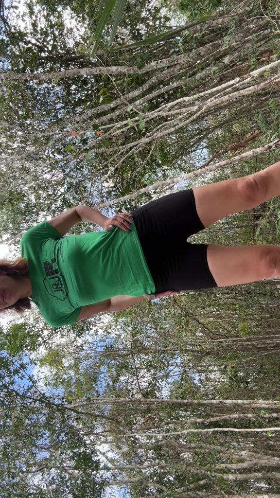 sexy foto nr. 3 von Vicky im Wald