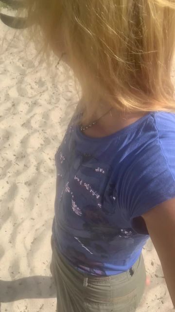 sexy foto nr. 5 von Vicky auf dem Spielplatz
