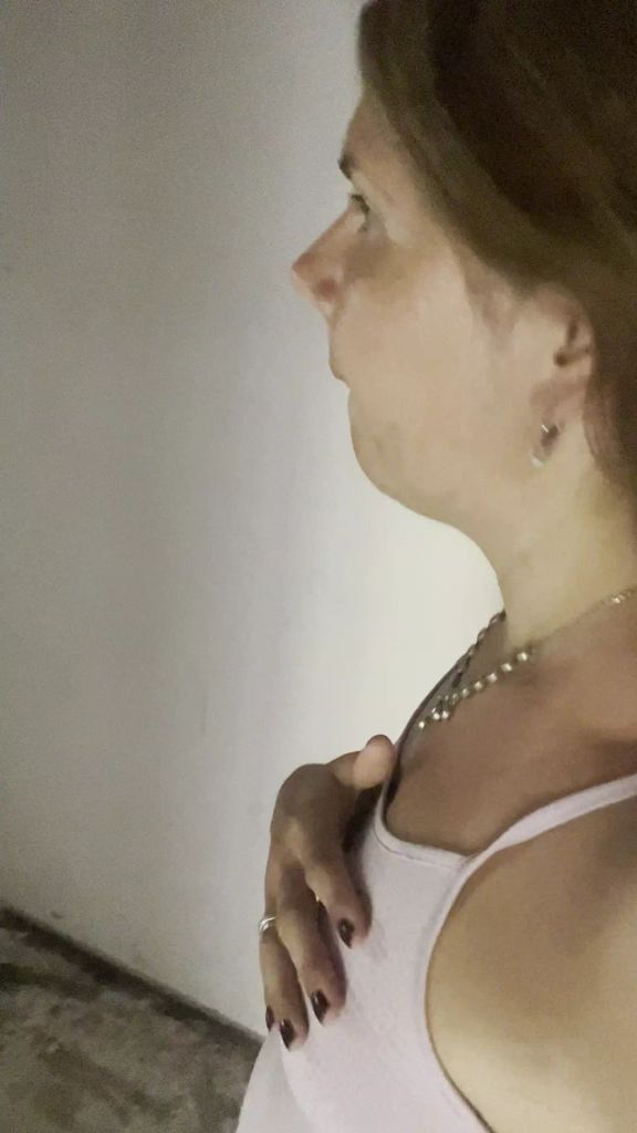 sexy foto nr. 3 von Vicky im verlassenen Hotel