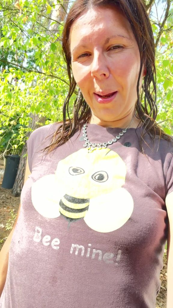 Vorschaubild 1 zum Video „Vicky, deine Biene im Wald“