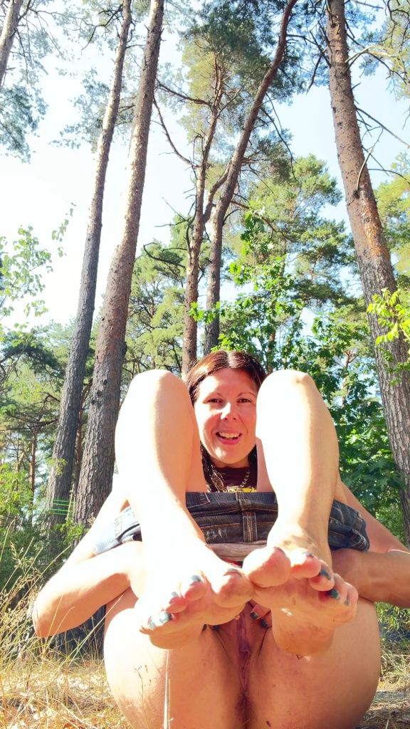 Vorschaubild 9 zum Video „Vicky, deine Biene im Wald“