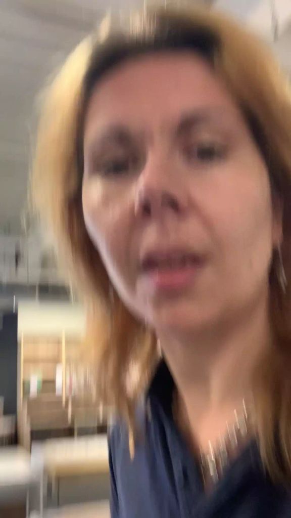 sexy foto nr. 7 von Vicky im Möbelhaus 2
