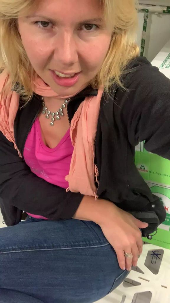 sexy foto nr. 5 von Vicky im Drogerielager