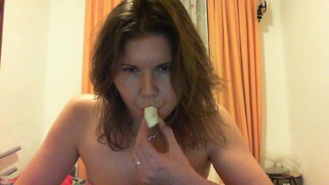 sexy foto nr. 10 von Vicky mag Bananen