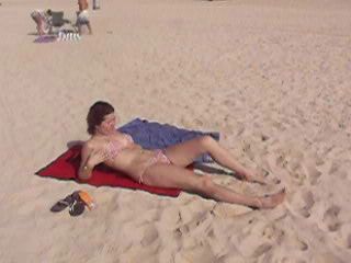 sexy foto nr. 3 von Vicky cremt sich ein