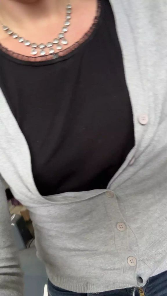 sexy foto nr. 4 von Vicky in der Werkstatt