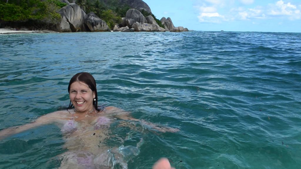 sexy foto nr. 4 von Vicky im Meer