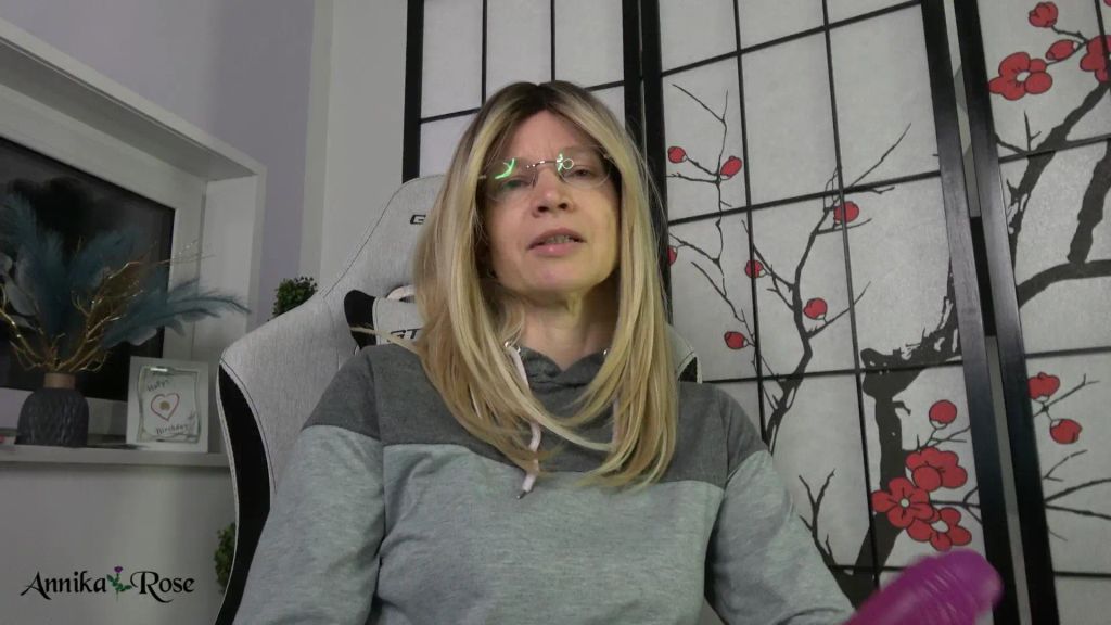 sexy foto nr. 2 von Ballbusting und Abbinden Ich bin streng und wenn du meinen