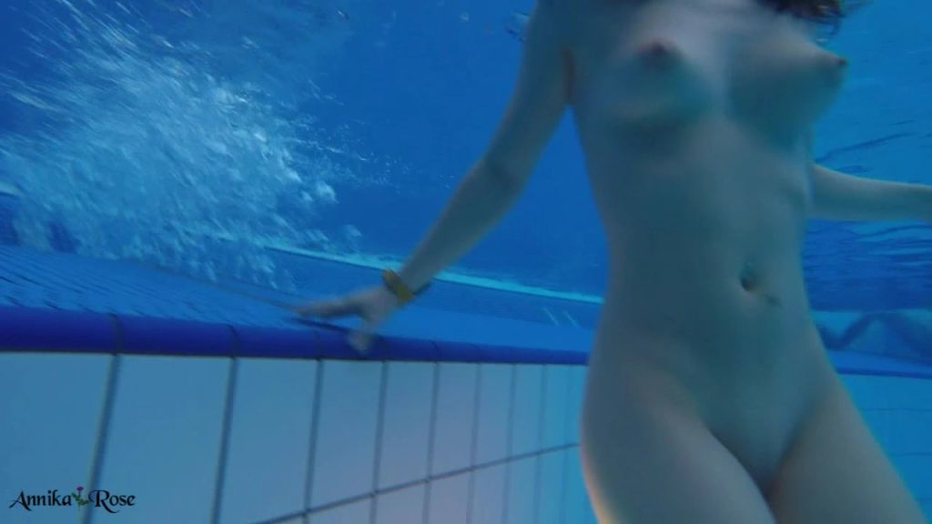 sexy foto nr. 6 von Under Water Love 2