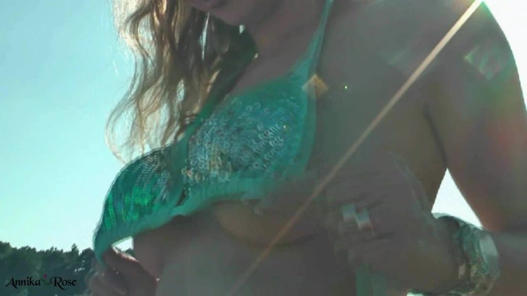 sexy foto nr. 5 von Outdoor am Strand ein Blowjob gegeben!