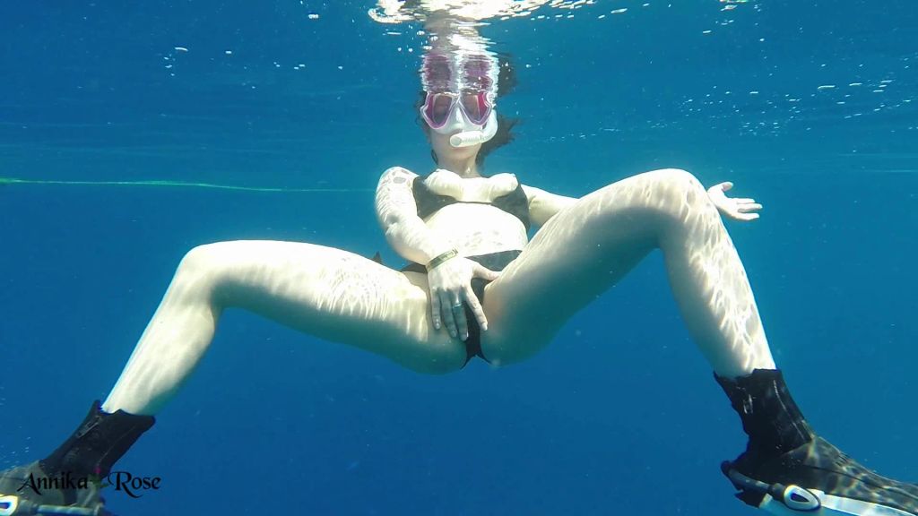 sexy foto nr. 8 von Der Unterwasser Orgasmus