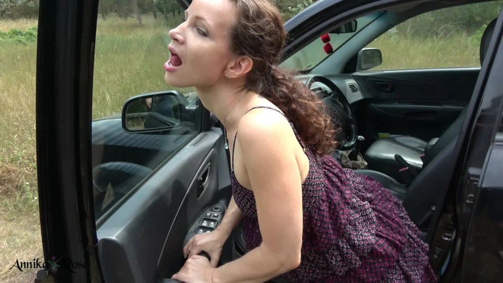 sexy foto nr. 6 von Ich lecke die Autoscheibe