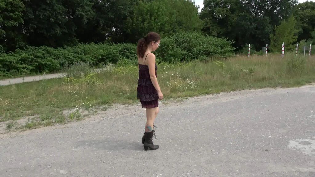 sexy foto nr. 2 von Flashing unten rum
