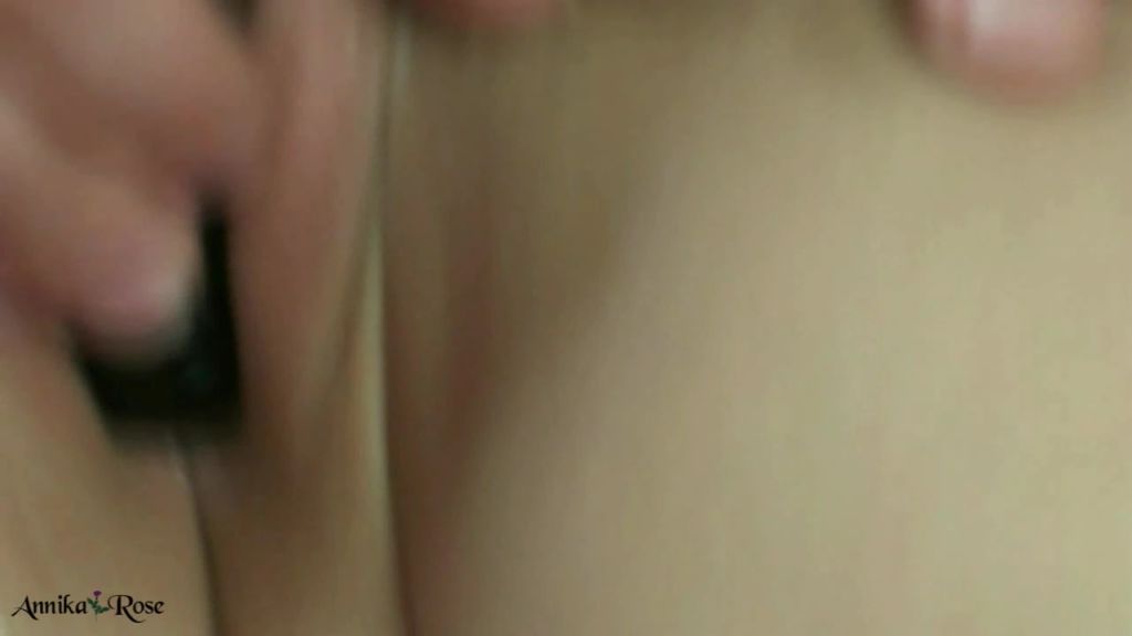sexy foto nr. 9 von Nasse Dominafotze vom Sklaven beglückt