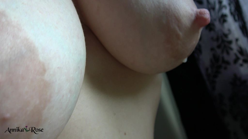 sexy foto nr. 3 von Meine Brüste tropfen (Milch)