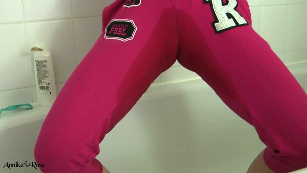 sexy foto nr. 8 von Pisse schlürfen, mal anders!