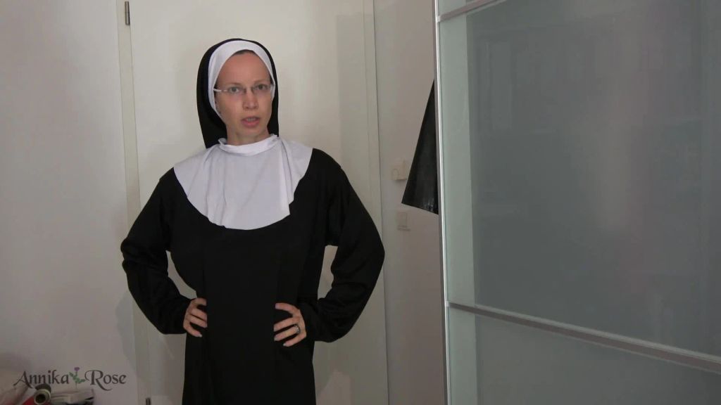 sexy foto nr. 1 von Die Nonne die dich züchtigt
