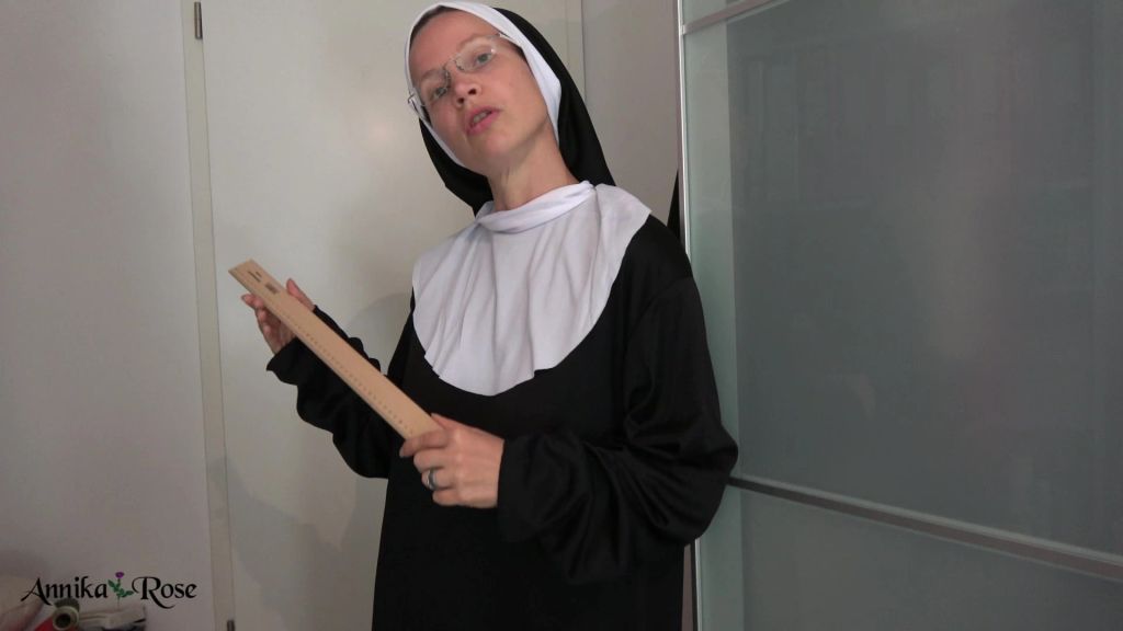 sexy foto nr. 3 von Die Nonne die dich züchtigt