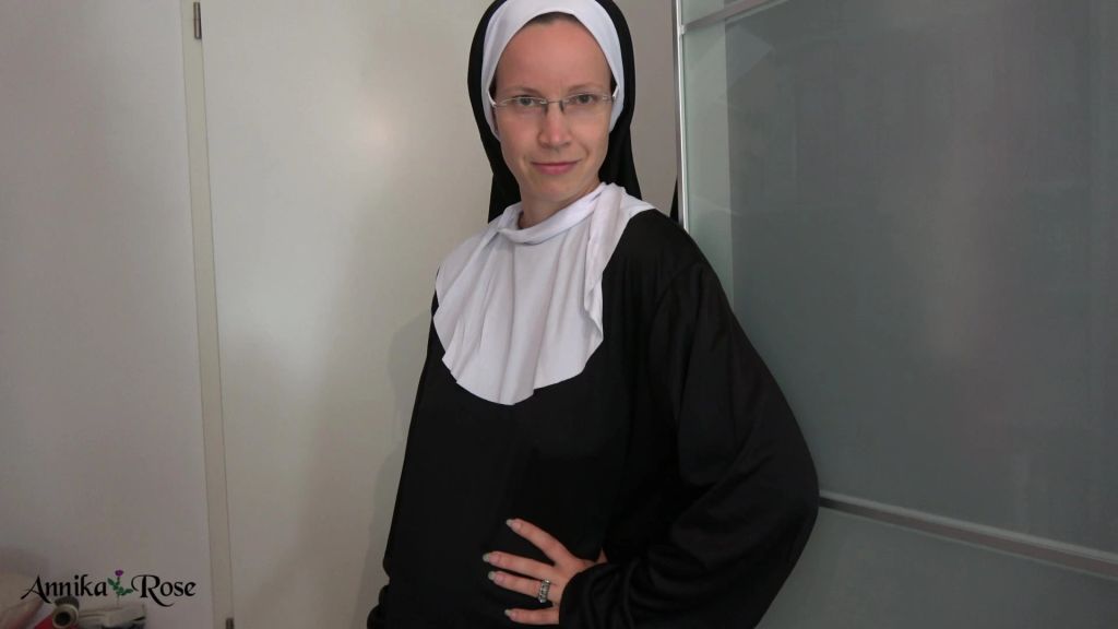 sexy foto nr. 6 von Die Nonne die dich züchtigt