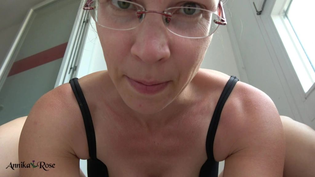 sexy foto nr. 3 von UUUPPS! Mein Mann erwischt mich beim wichsen TEIL 1