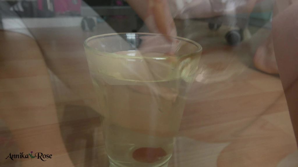 sexy foto nr. 4 von Zuerst gepisst, dann gewichst