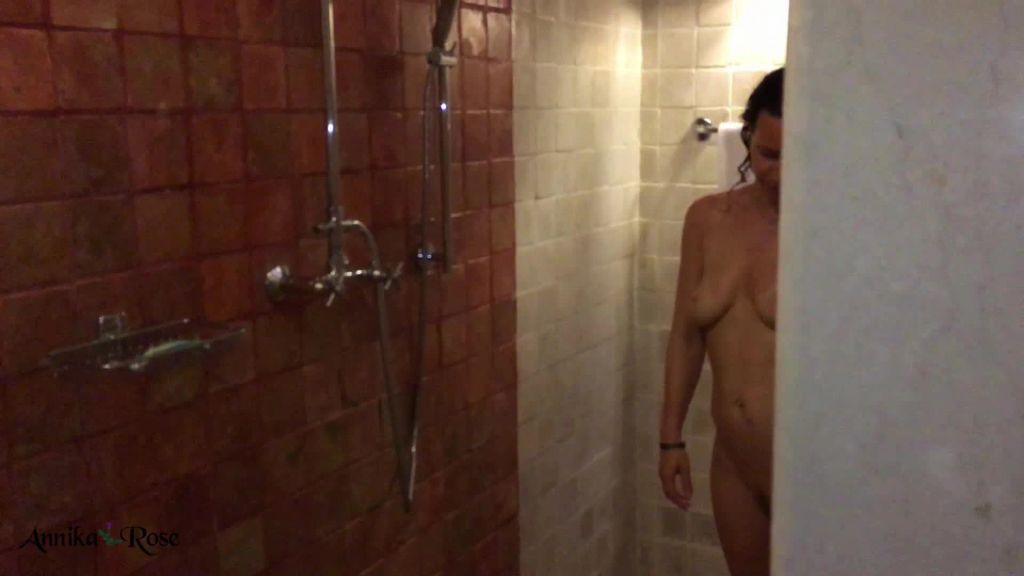 sexy foto nr. 1 von Öffentlich gepisst