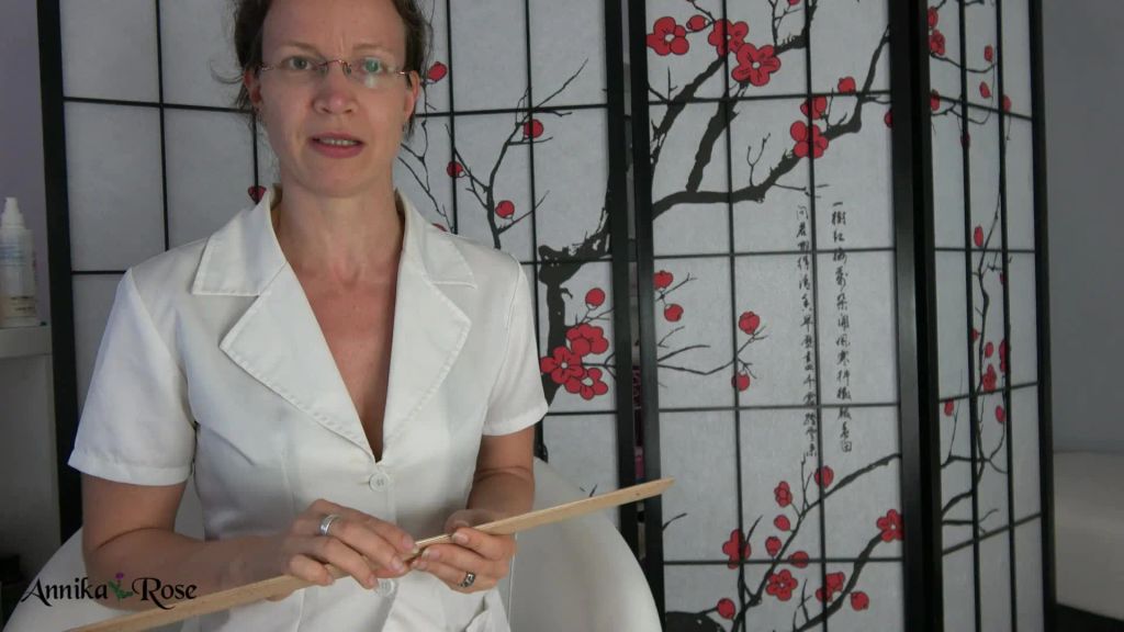 sexy foto nr. 4 von Die Kleinschwanztherapeutin: weitere Hilfe