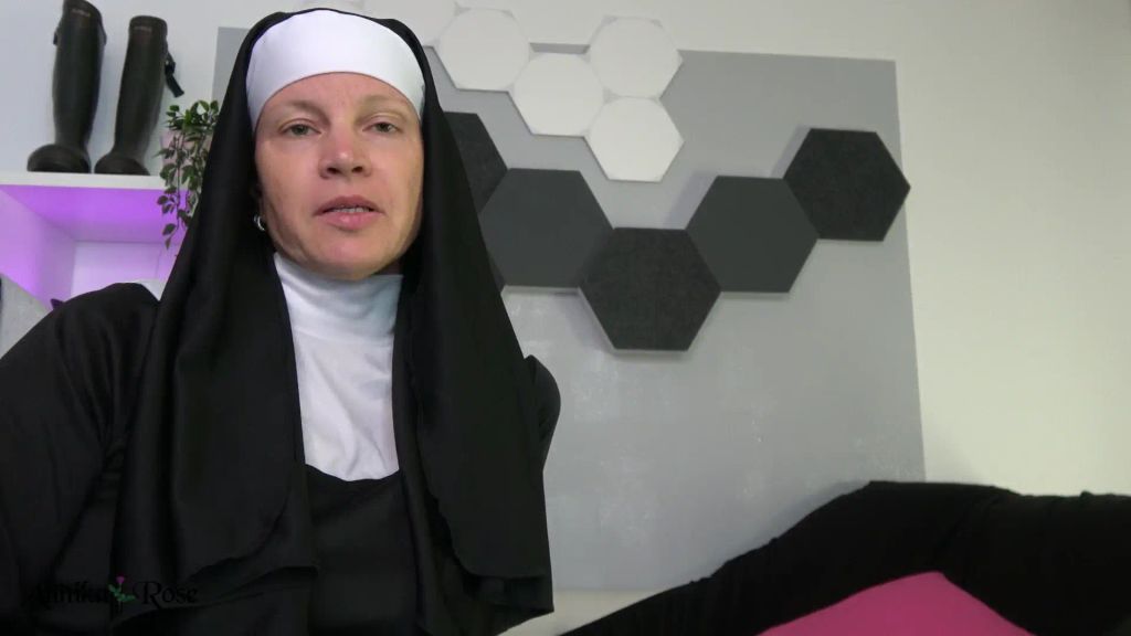 sexy foto nr. 1 von Die Nonne treibst am heftigsten!