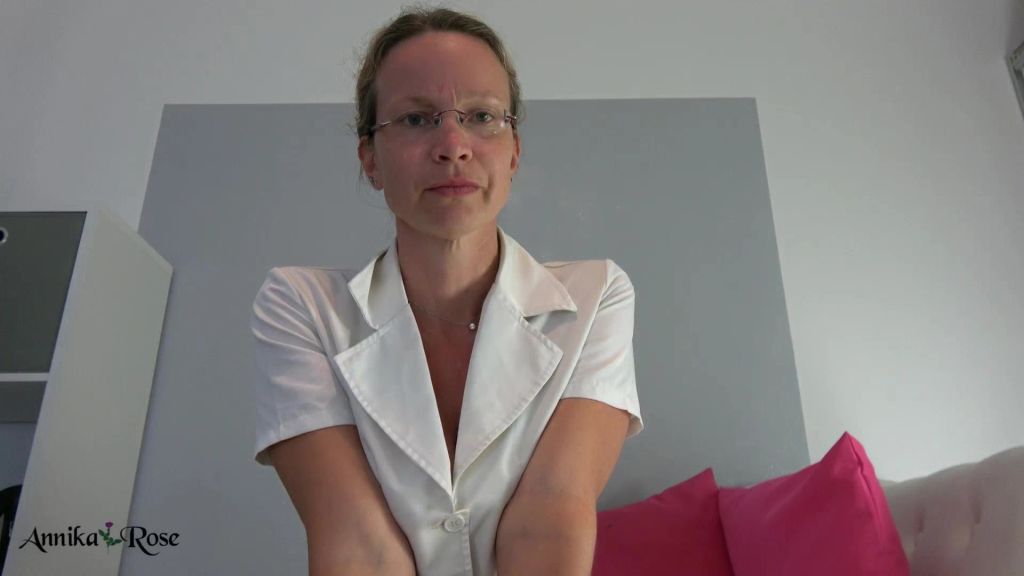 sexy foto nr. 5 von Krankenschwester erklärt! Anale Entjungferung!
