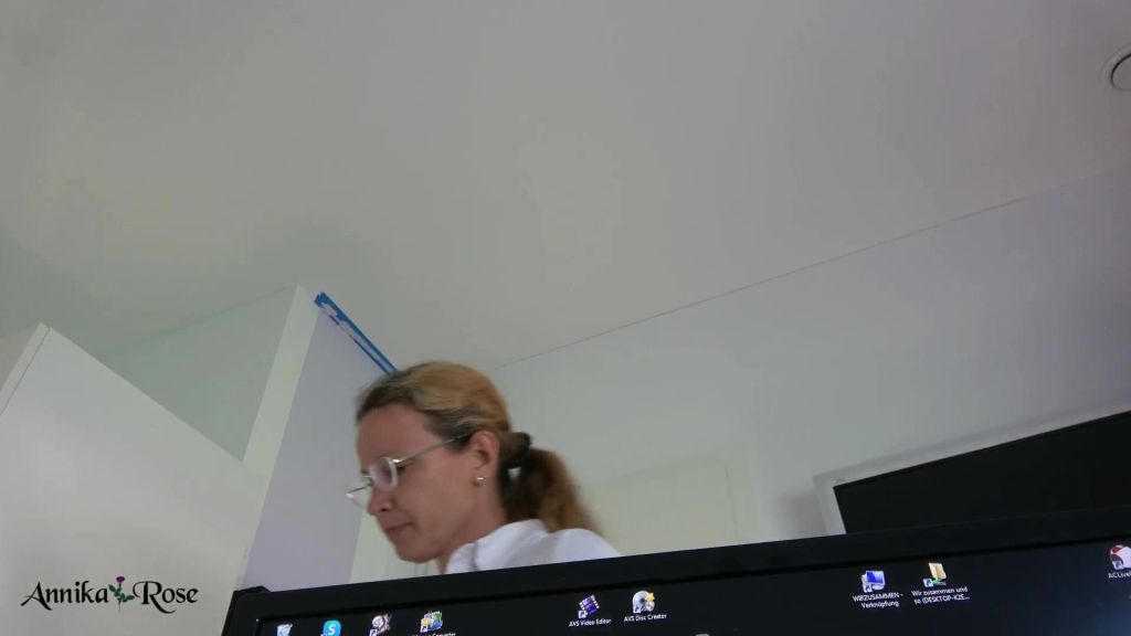 sexy foto nr. 2 von Die strenge Chefin