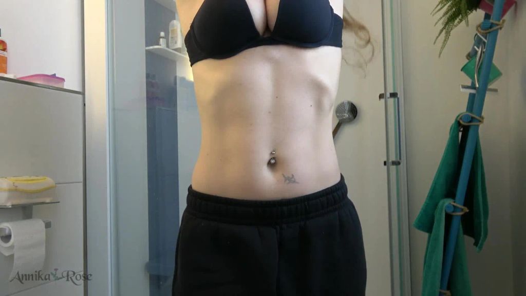 sexy foto nr. 1 von Vollgepisst und rasiert!