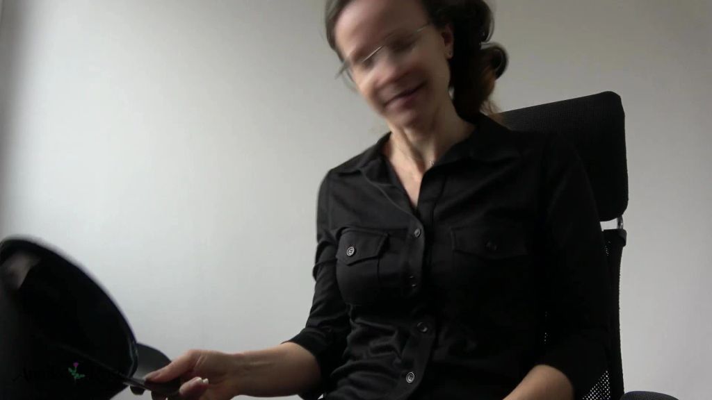 sexy foto nr. 4 von Du bekommst eine Anzeige wegen Erregung öffentlichen Ärgerni