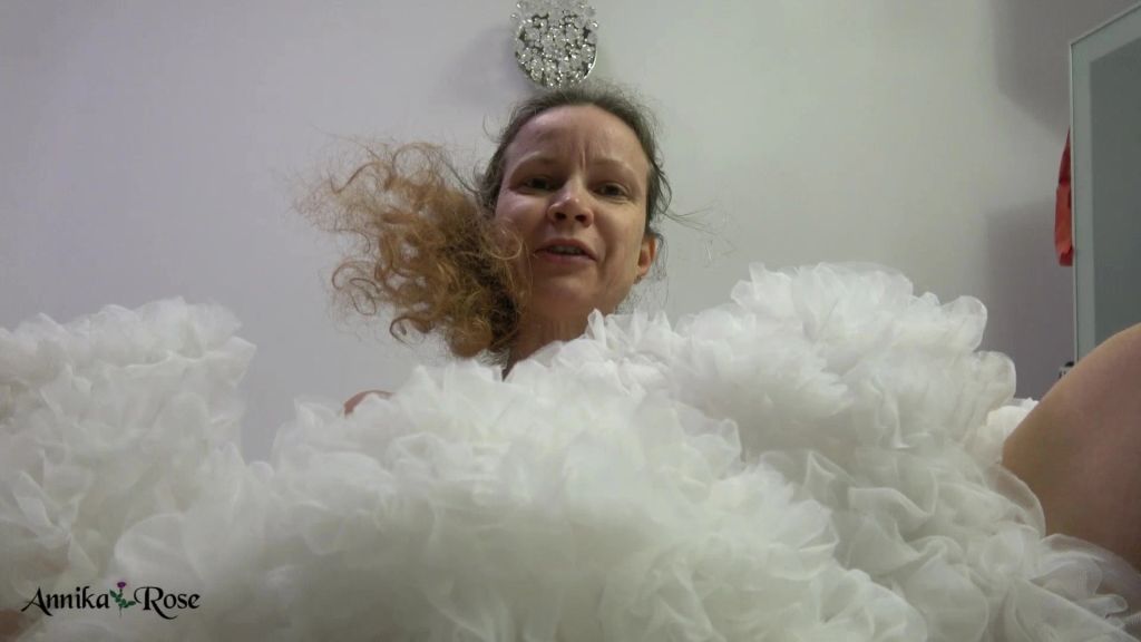 sexy foto nr. 4 von Upskirt unterm Tüllrock