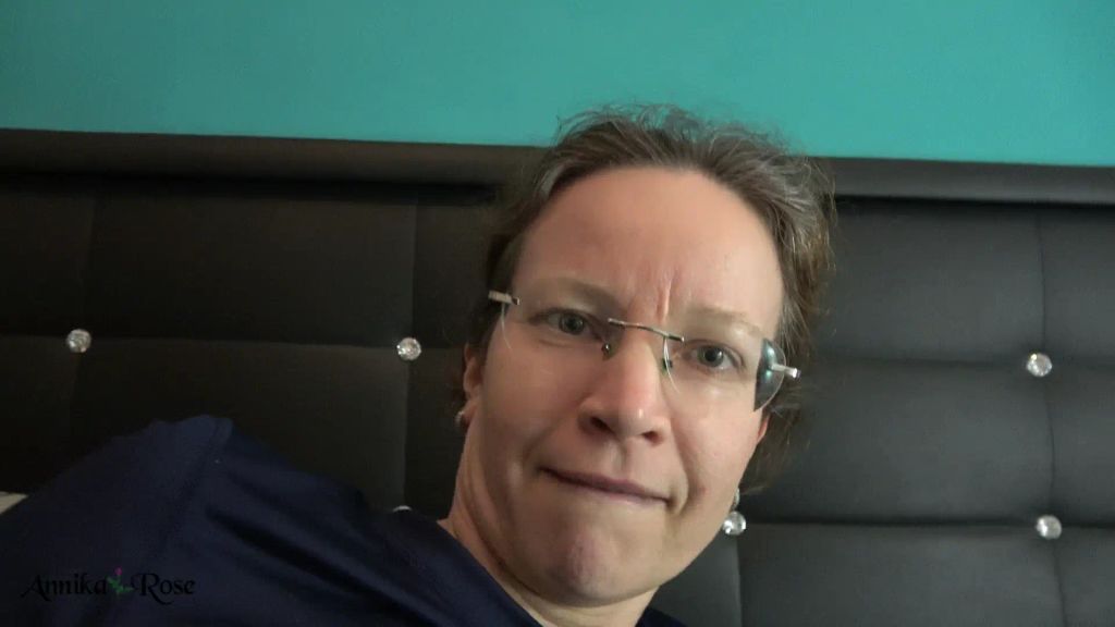 sexy foto nr. 1 von Ich werde ausgekitzelt!
