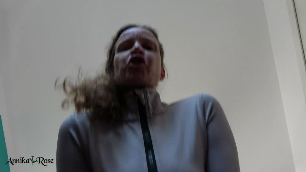 sexy foto nr. 2 von Facesitting - du liegst unter mir