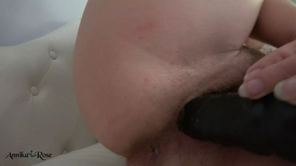 sexy foto nr. 6 von Weißer Schleim an einem schwarzen Dildo!