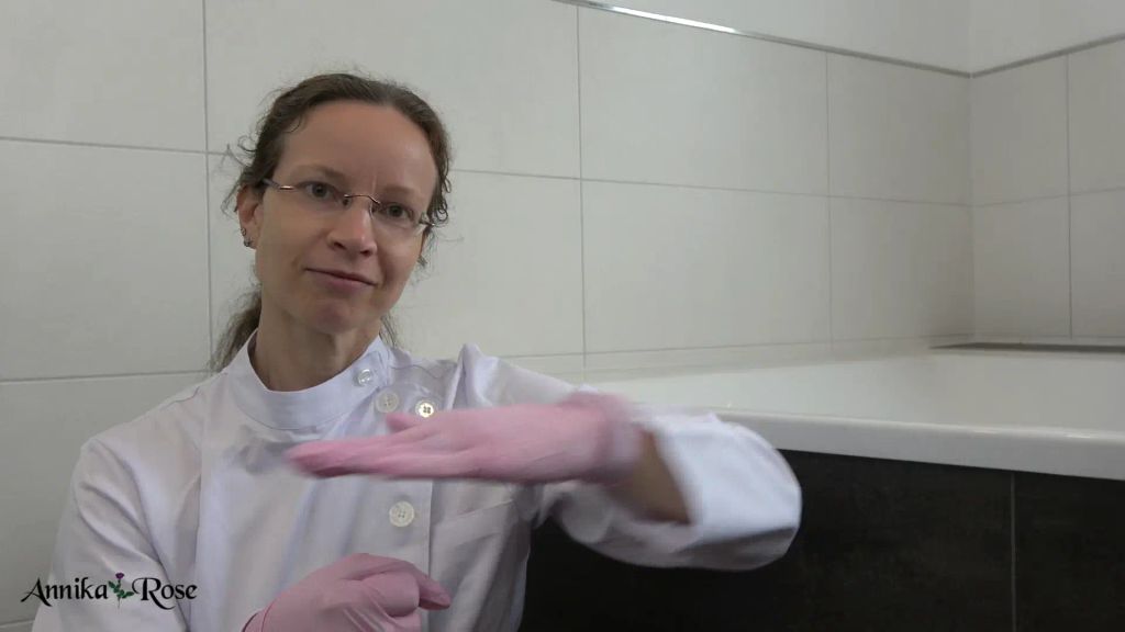 sexy foto nr. 4 von Custom clip mit Kittel, Uhr und Joghurt, Sploshing