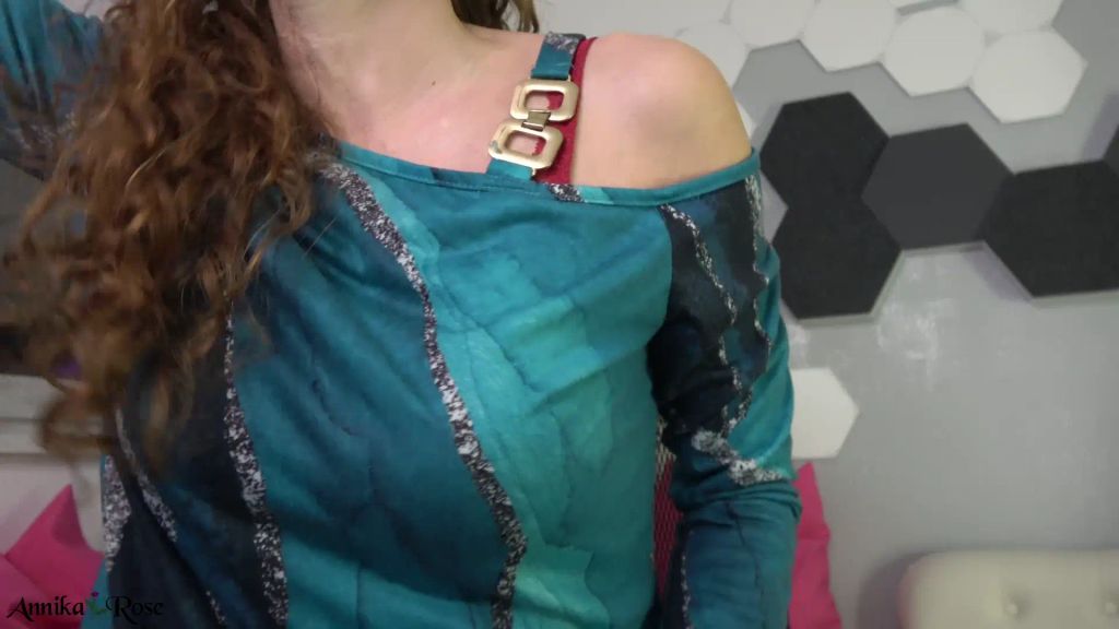 sexy foto nr. 2 von Erwischt! Dein geilstes Sexerlebnis mit mir im Büro!