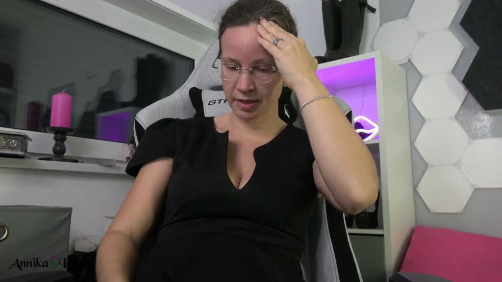 sexy foto nr. 6 von Im Büro einen Porno gesehen und die Tür angelehnt