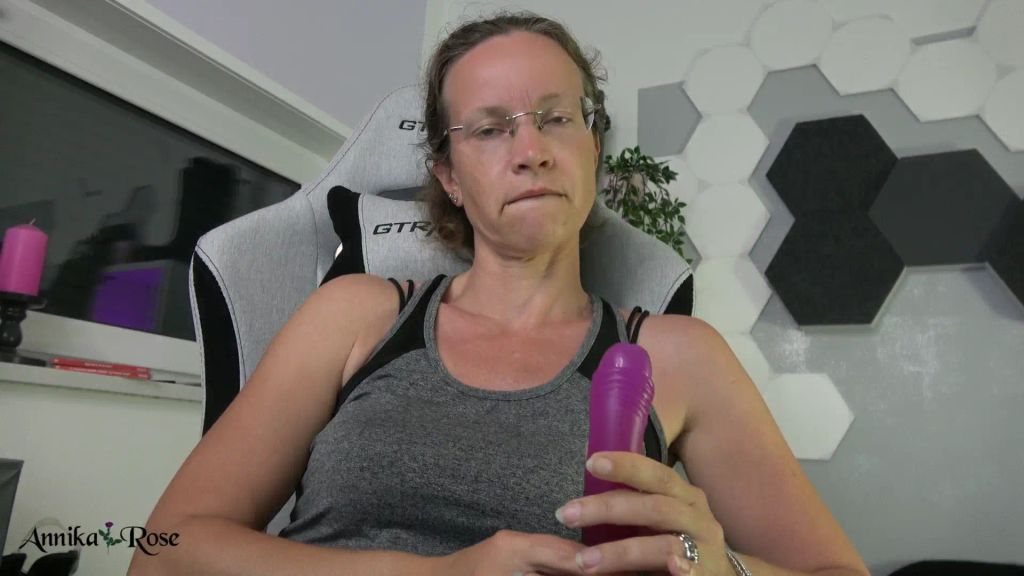 Vorschaubild 1 zum Video „Wichsanleitung, dein DT für deine Eichel, JOI“
