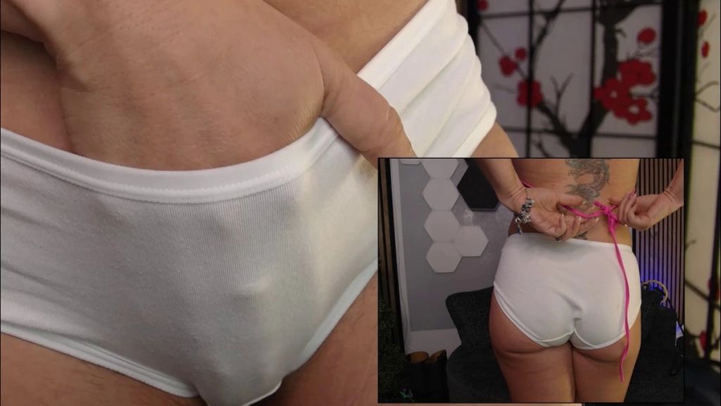 Vorschaubild 10 zum Video „Orgasmus im Oma Slip“