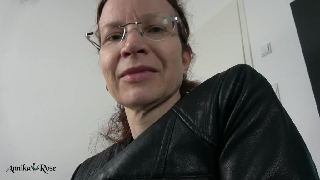 Vorschaubild 5 zum Video „In Leder werde ich dich ficken!“