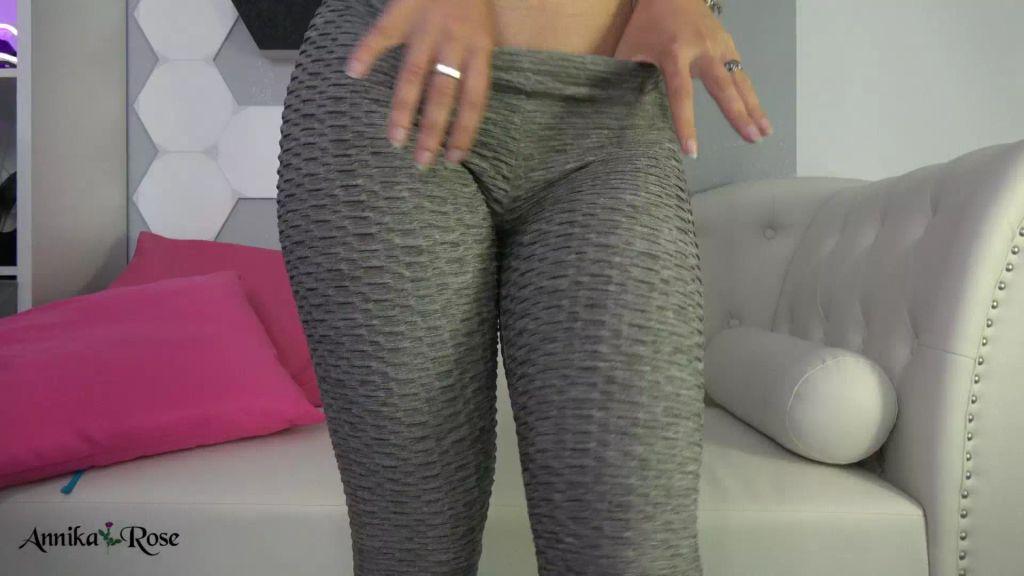 sexy foto nr. 2 von Von groß bis klein, was passt in meine Pussy?