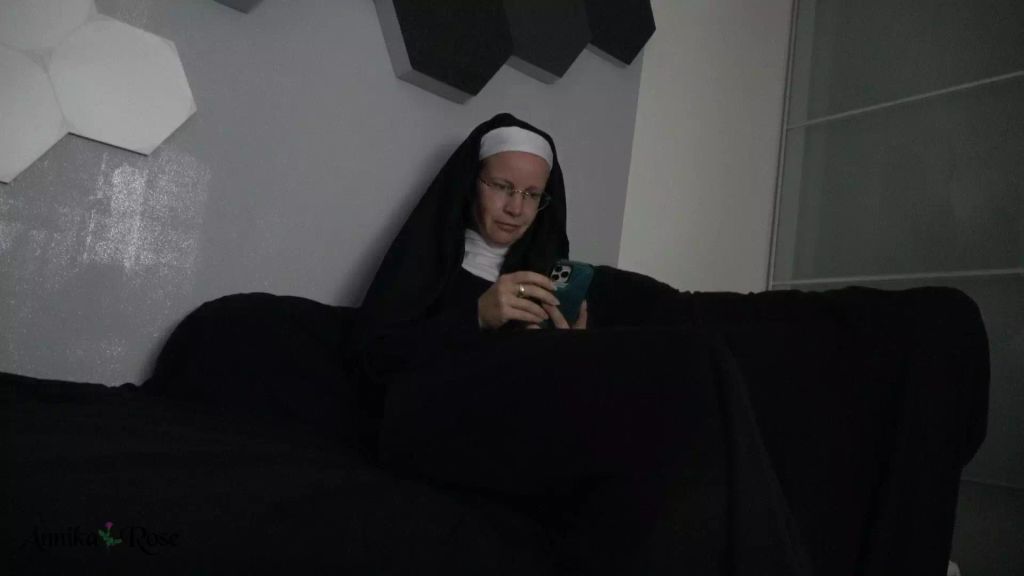 sexy foto nr. 1 von RS: Nonne treibt es bunt