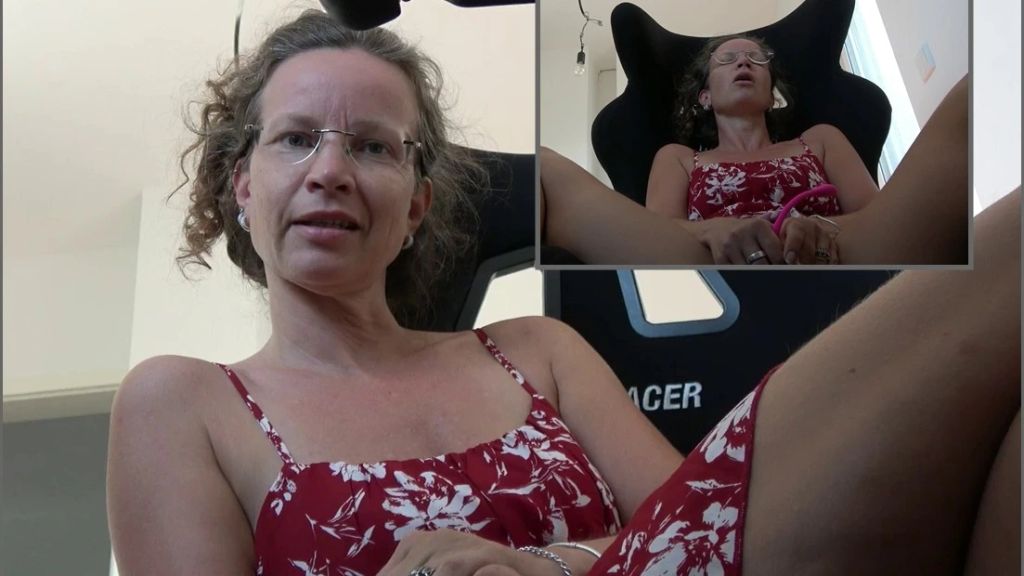 sexy foto nr. 10 von Beim Zocken horny geworden!